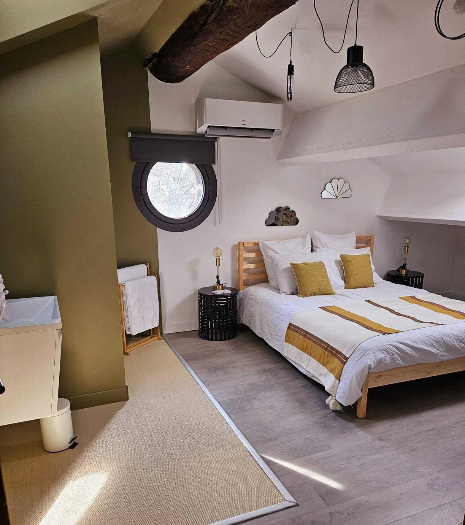 La Maison Grivolas Appartements Et Maison D'Hotes Avignon Room photo
